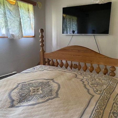 Gaeststuga I Loefsaeng Hajstorp Töreboda Екстериор снимка