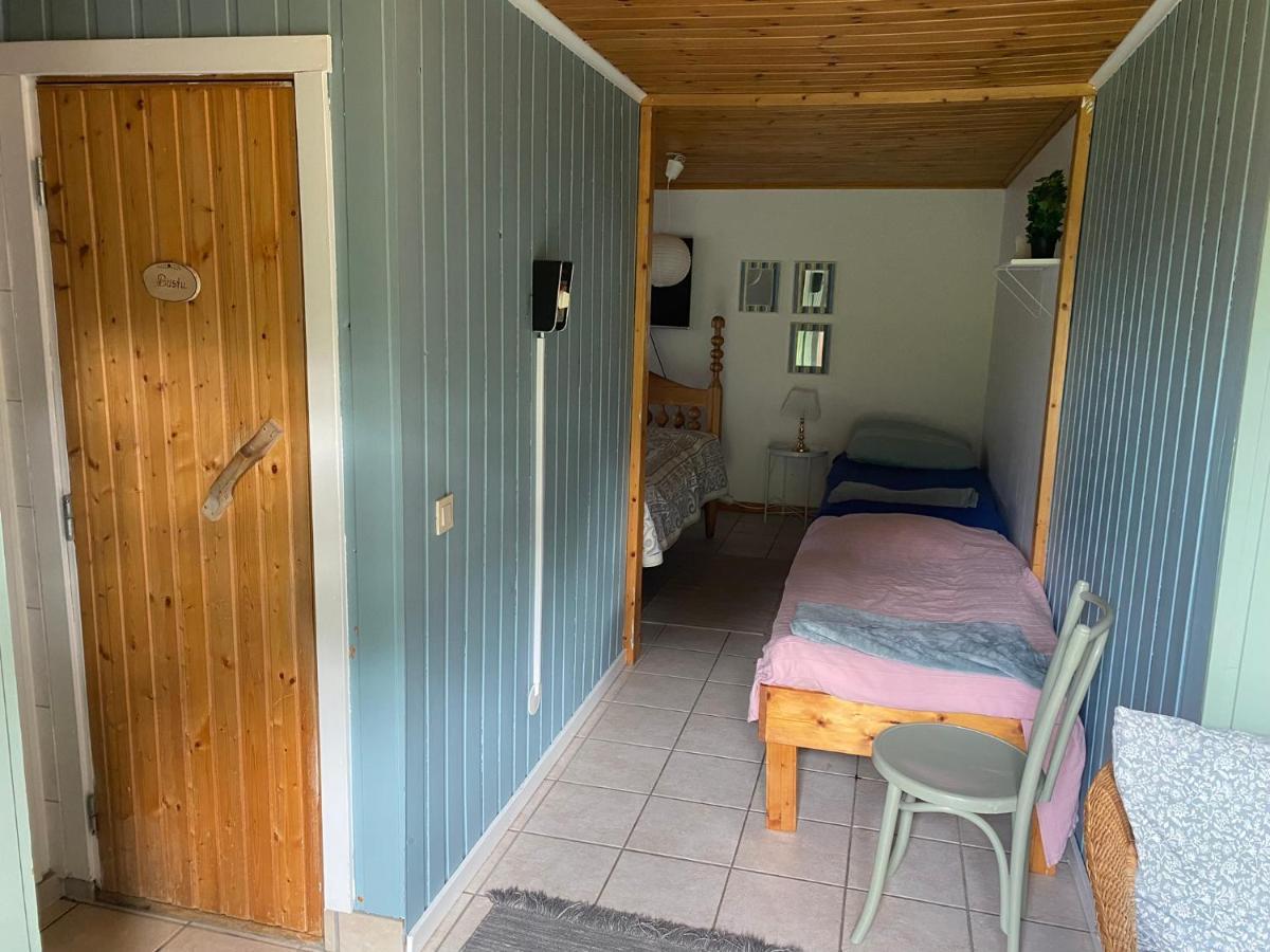 Gaeststuga I Loefsaeng Hajstorp Töreboda Екстериор снимка